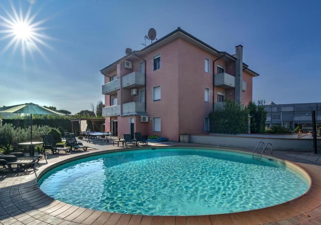 Giada Palace Apartments & Pool - Giada Palace Group Лукка Экстерьер фото